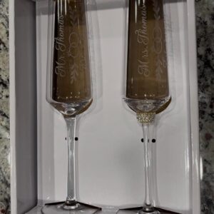 Set of two personalized champagne glasses